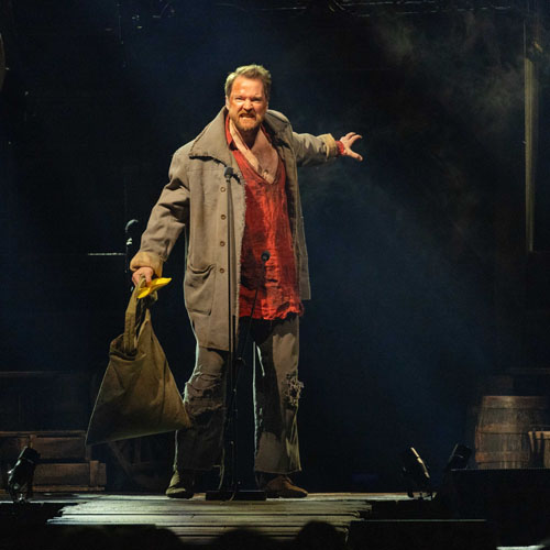 Jean Valjean (Killian Donnelly) - Photocredit Danny Kaan_500px.jpg